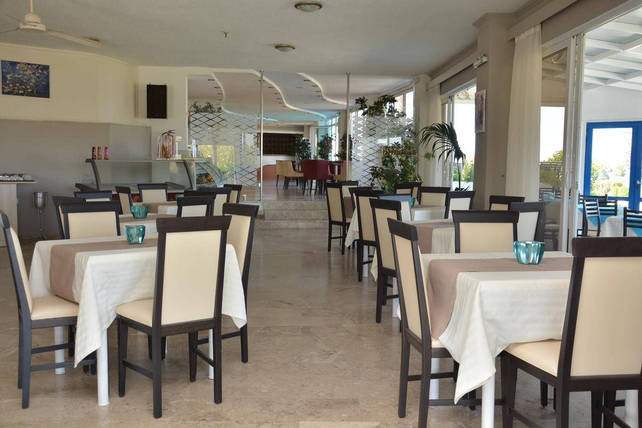 Costa Angela Seaside Resort 外观 照片