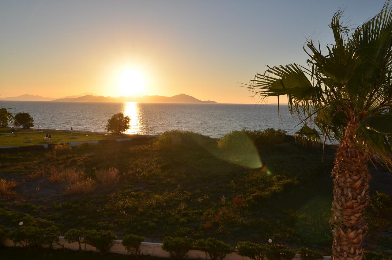 Costa Angela Seaside Resort 外观 照片